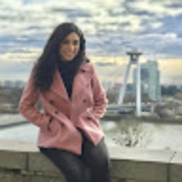 Meet your Posher, Christina - Picture 1 of 1